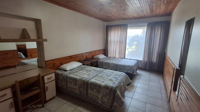 To Let 7 Bedroom Property for Rent in Humansdorp Eastern Cape